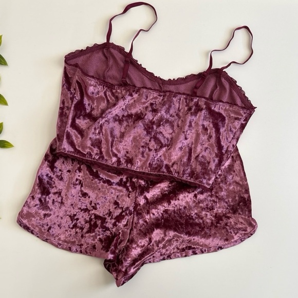 fashion nova velvet pajama set - Picture 2 of 5